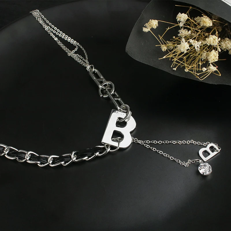 

Первоначальный Цепочки и ожерелья Нержавеющая сталь A-Z26 письмо Цепочки и ожерелья цвета: золотистый, серебристый Цвет LetterNameChoker Цепочки и о...