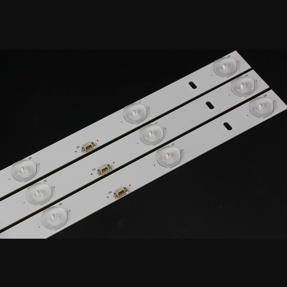 

1set=3pcs 8lamps LED Backlight strip for 32inch tv MKN-DLED-315M1-H08-A01