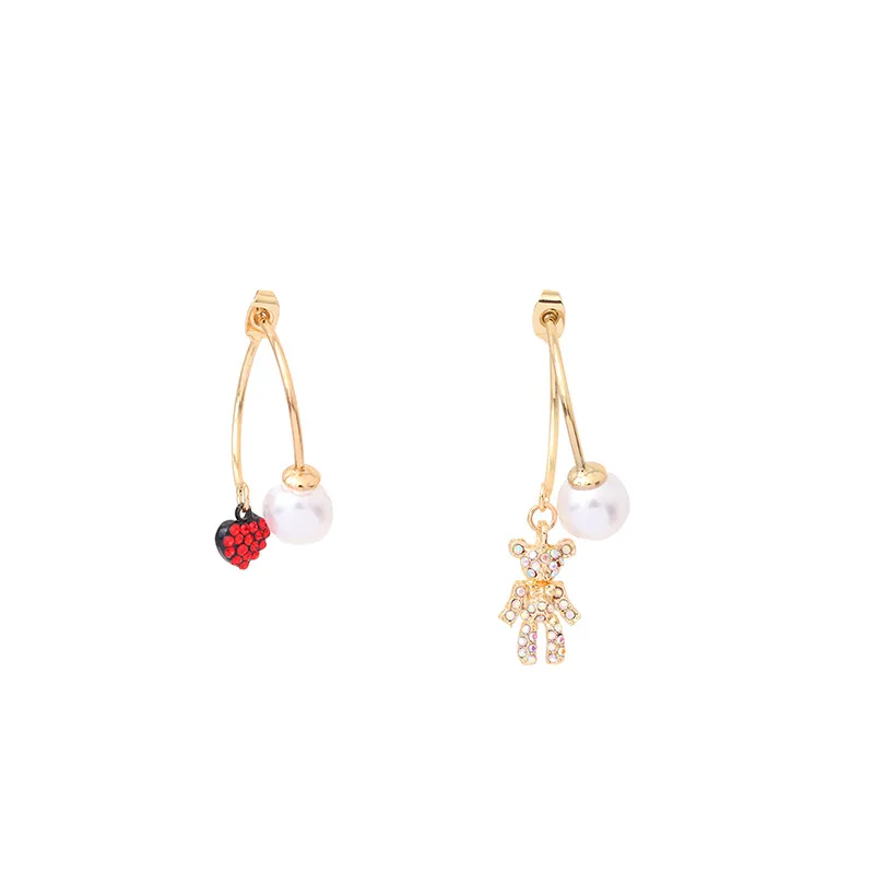 

Retro Court Style Korean Crystal Love Bear Pearl Earrings for Women Girls Shiny Strawberry Temperament Drop Earring Accessories