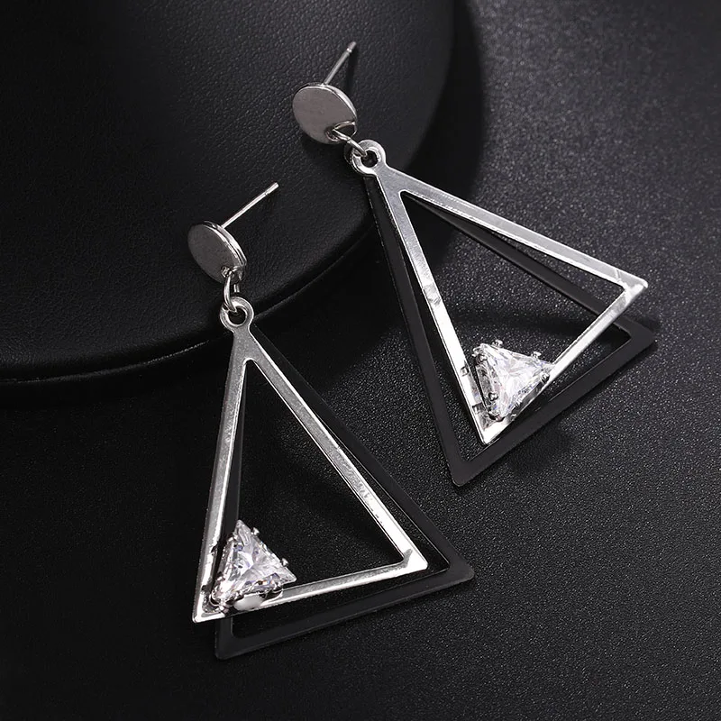 Корейские простые металлические круглые серьги с кубическим цирконием