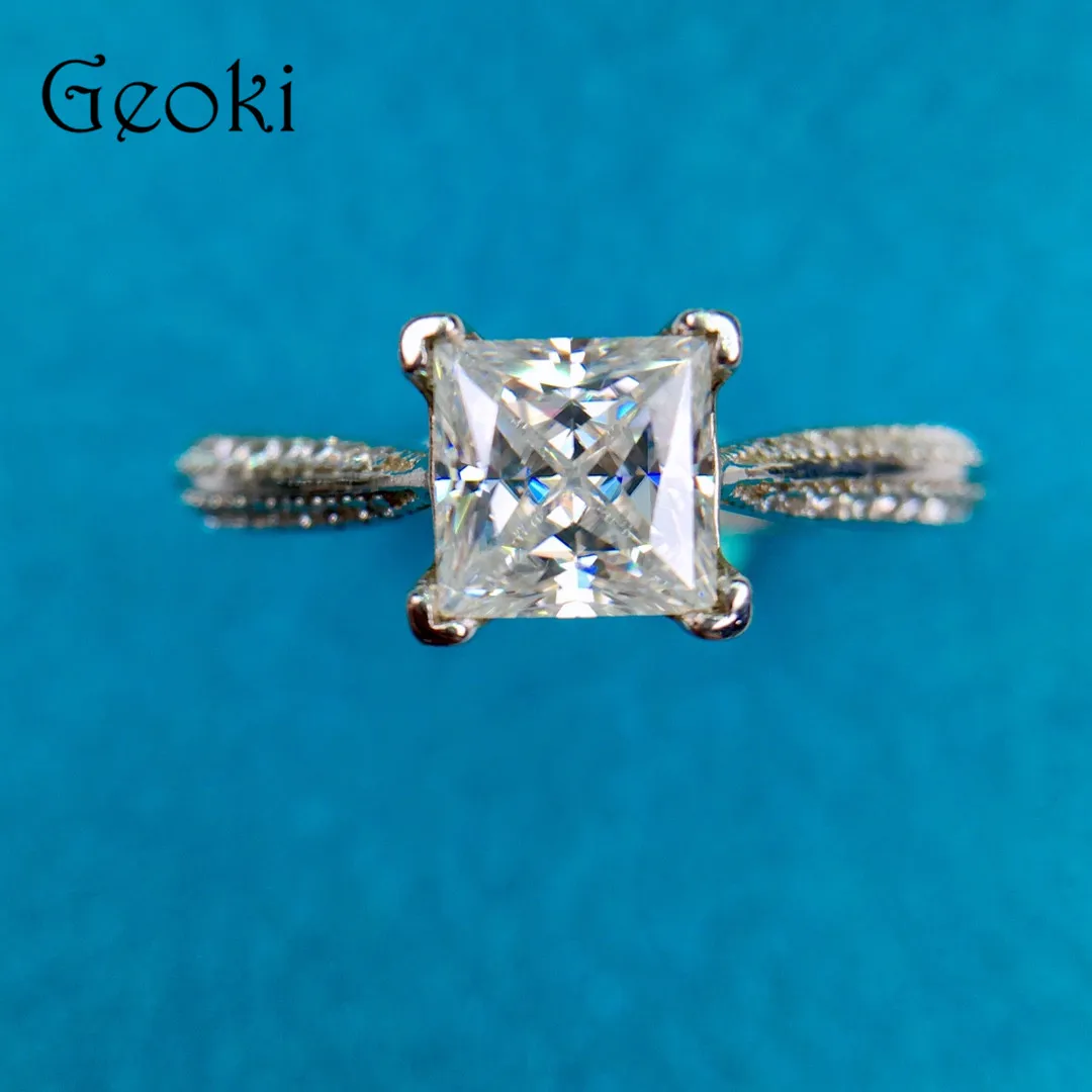 Женское кольцо с муассанитом серебро 925 пробы 1 карат 6 х6 мм |