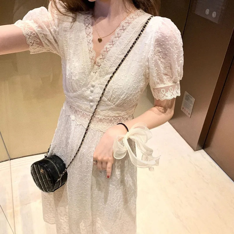 

2021 new summer fashion sexy V-neck lace dress elegant and thin temperament waist mid-length lace dress