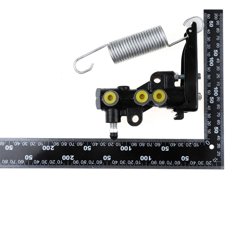 

Car accessories For Mitsubishi L200 Triton 1986-07 Load Sensing Valve Brake Compensator MB618321 Auto Parts