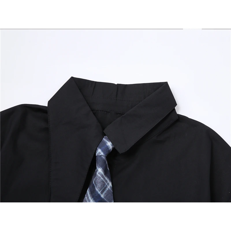 Женская блузка с коротким рукавом черная в клетку принтом цепей и галстуком