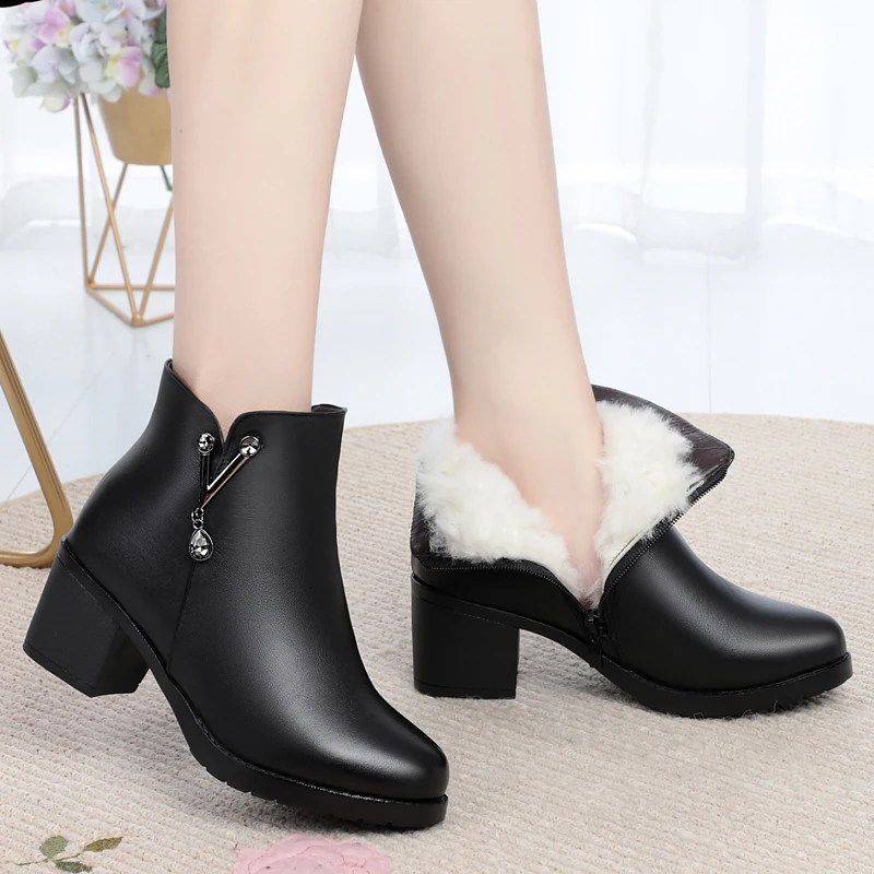 

BEYARNE Wool Women Snow Boots Warm Genuine Leather Shoes Fashion Round Toe Plush Ankle Boots Fur Platform Warm Women Winter Boot