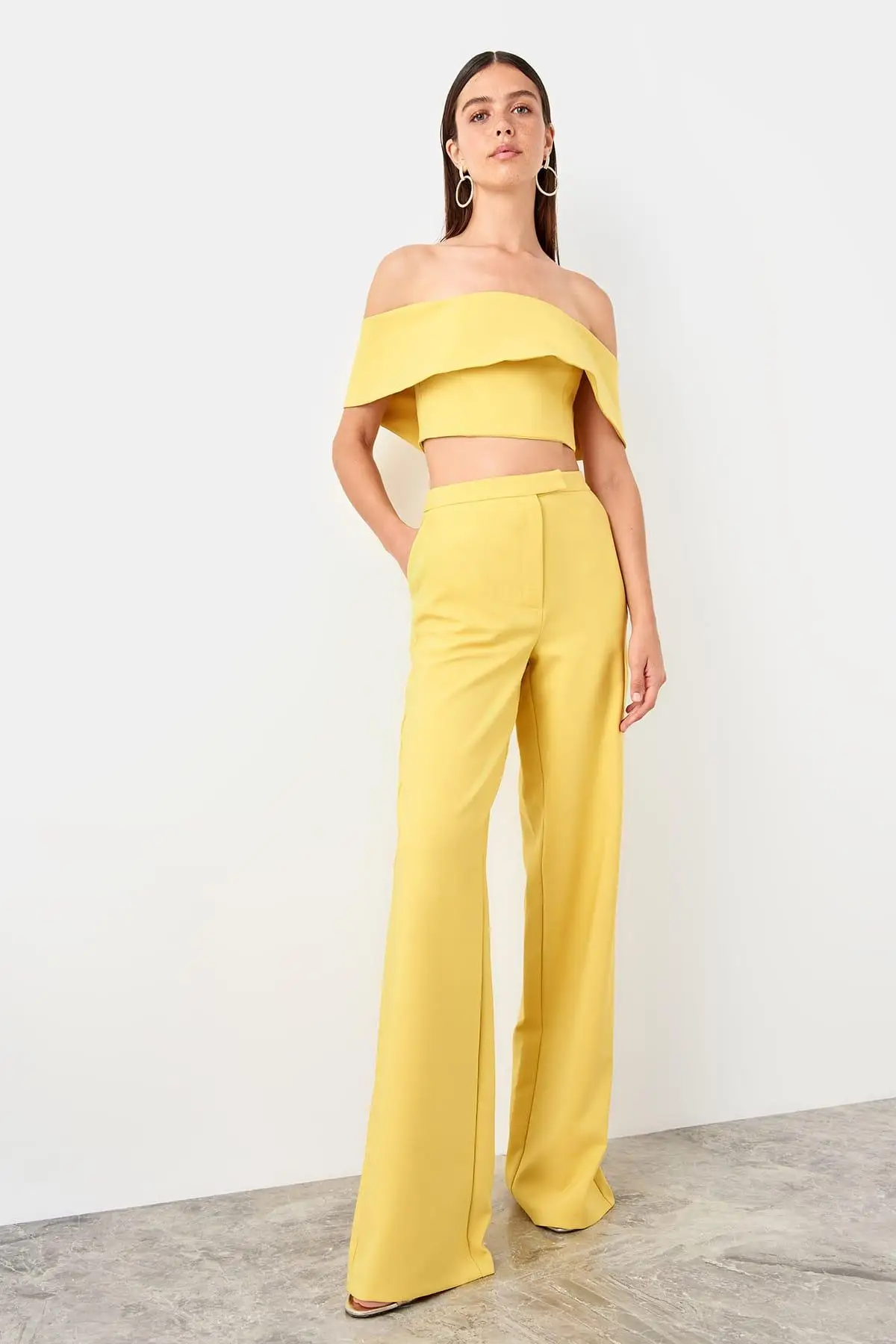 Trendyol желтые брюки-сигареты TPRSS19PL0145 | Женская одежда