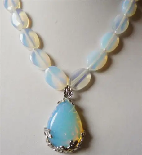 

Stunning 13x18mm White Moonjade & Opal Pendant Necklace 18" WW