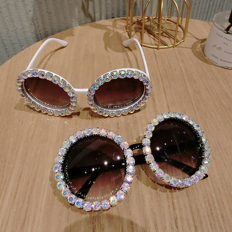 

Round Vintage Colored Crystal Rhinestone Women Sunglasses Diamond Fashionable Oversized Sun Glasses Oculos De Sol UV400