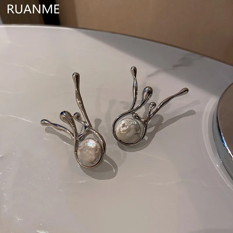 

Irregular Fashion Earring Women Contracted High-end Luxury Earrings Adorn Article