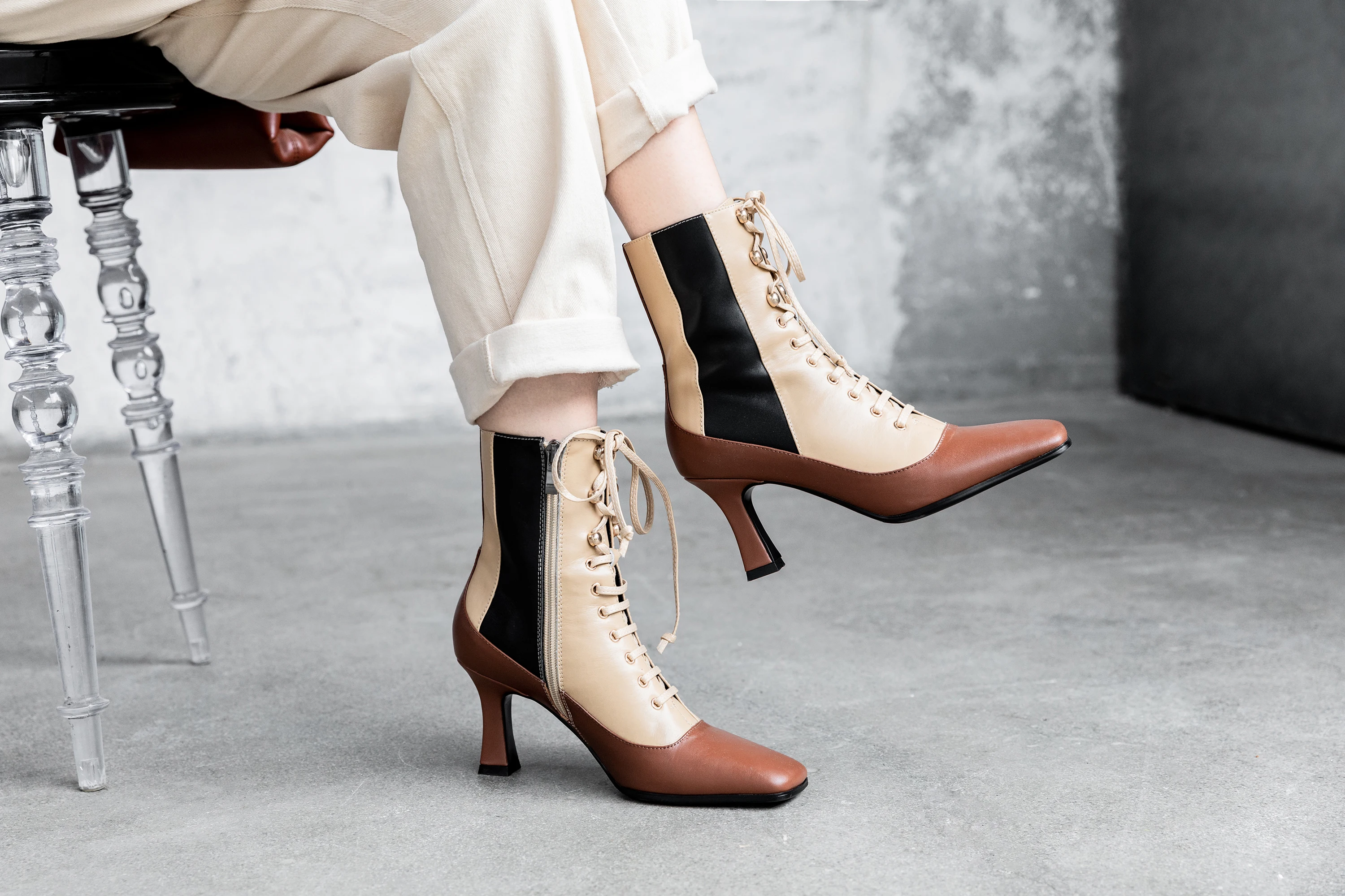 

Women's Shoes