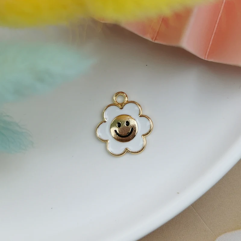 20 шт. эмалированные подвески для браслета в виде маленьких цветов | Украшения и