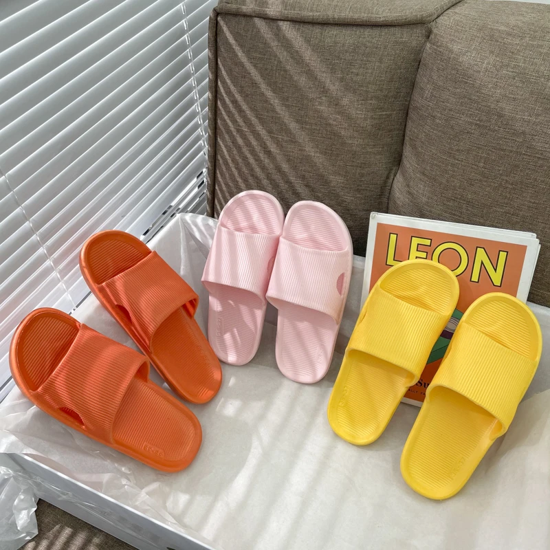 

2021 Summer Indoor Slippers Comfortable Soft Bottom Couple Slippers Large Size Simple Female Slippers