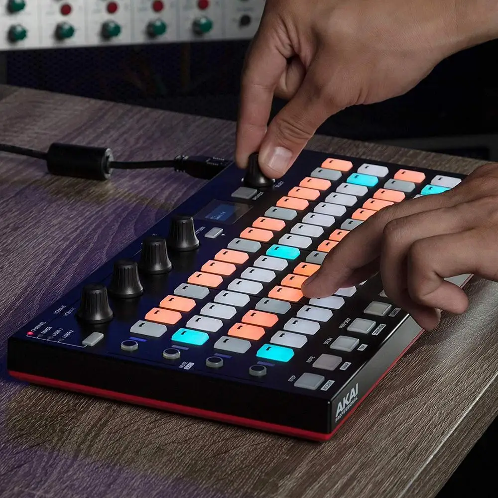 Профессиональный контроллер Akai fire FL Studio performance controller 4x16 скоростная