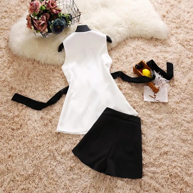 Женский костюм из 2 предметов рубашка без рукавов с V-образным вырезом шорты