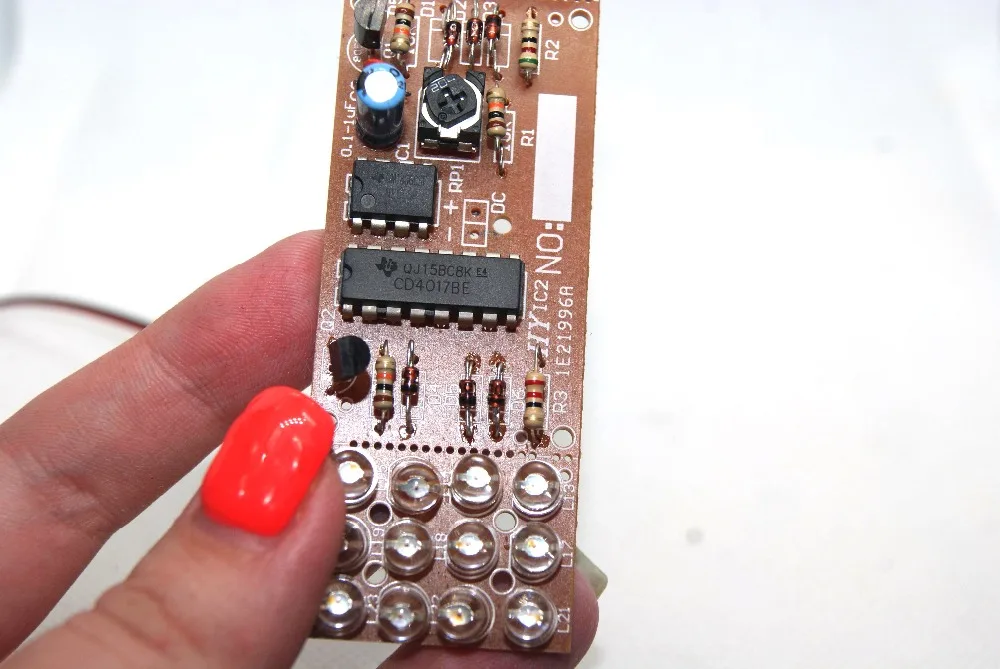 Электронные DIY Kit Красный синий двойной цвет мигающие огни стробоскоп NE555+ CD4017 электронная практика Обучающие наборы набор