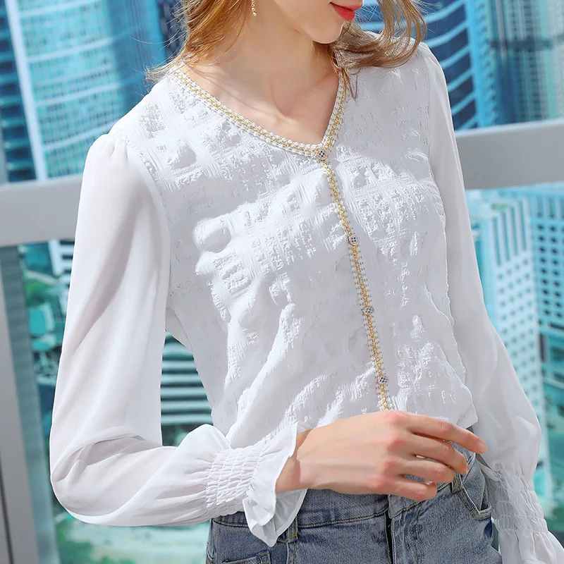 

Europe station chiffon shirt women's 2021 early spring new women's dress bright silk lace V-neck foreign style small shirt