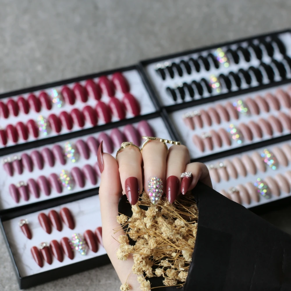 Тонкие накладные ногти УФ красные полностью хрустальные с бантом цветочные