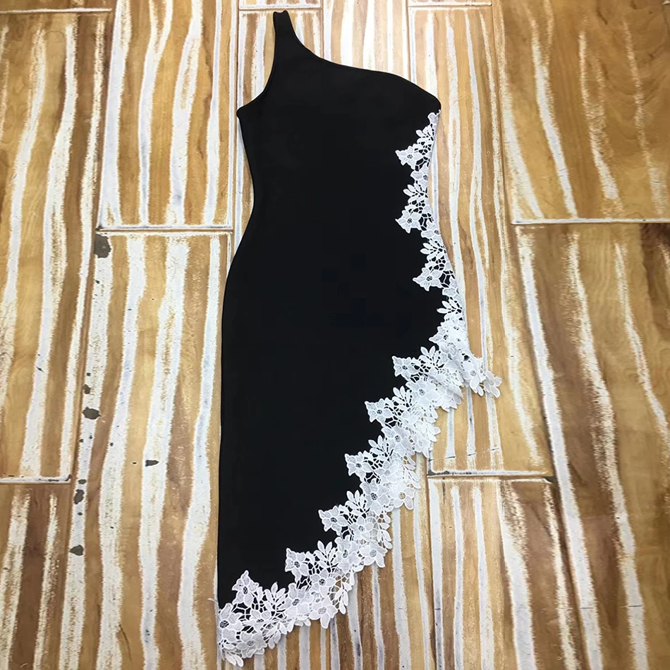 Женское облегающее платье на одно плечо черное Клубное с кружевным жилетом