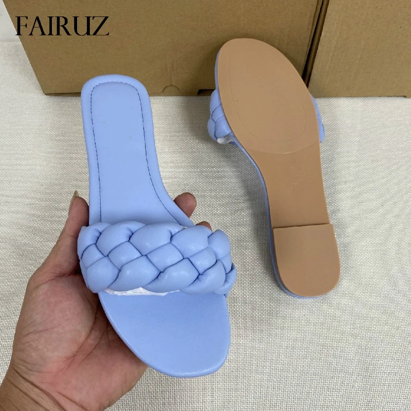 

2021 Women Round Toe Slippers Flat Heel Ladies Fashion Weaven Soft Slides Shoes Summer New Outdoor Flat Beach Sandal Flip Flop