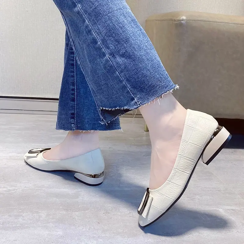 

Fashion Flat Shoes for Women, Korean Style Low-heeled Pumps, Casual Red Commuter Leather Shoes