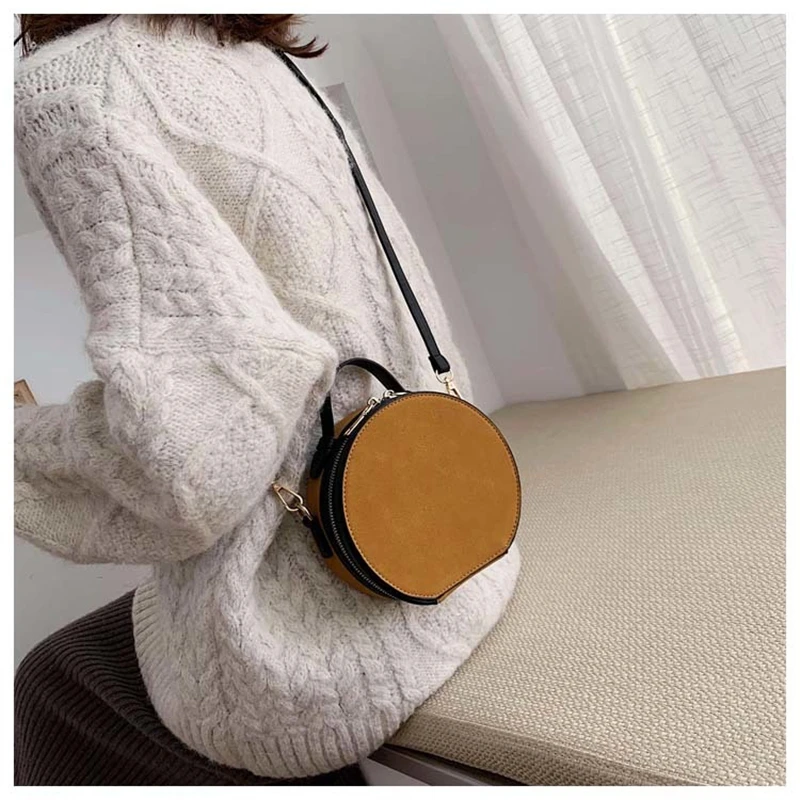 Новая женская сумка через плечо матовая маленькая черная в стиле ретро простая