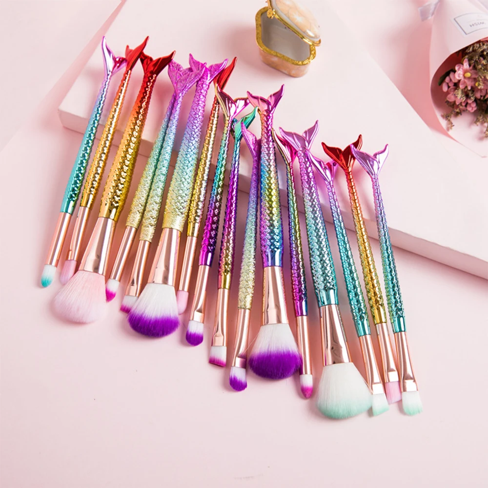 

The New 4Pcs Mermaid Makeup Brushes Fiber Colorful Soft Hair Loose Powder Brush Beauty Tools Beauty Makeup Set