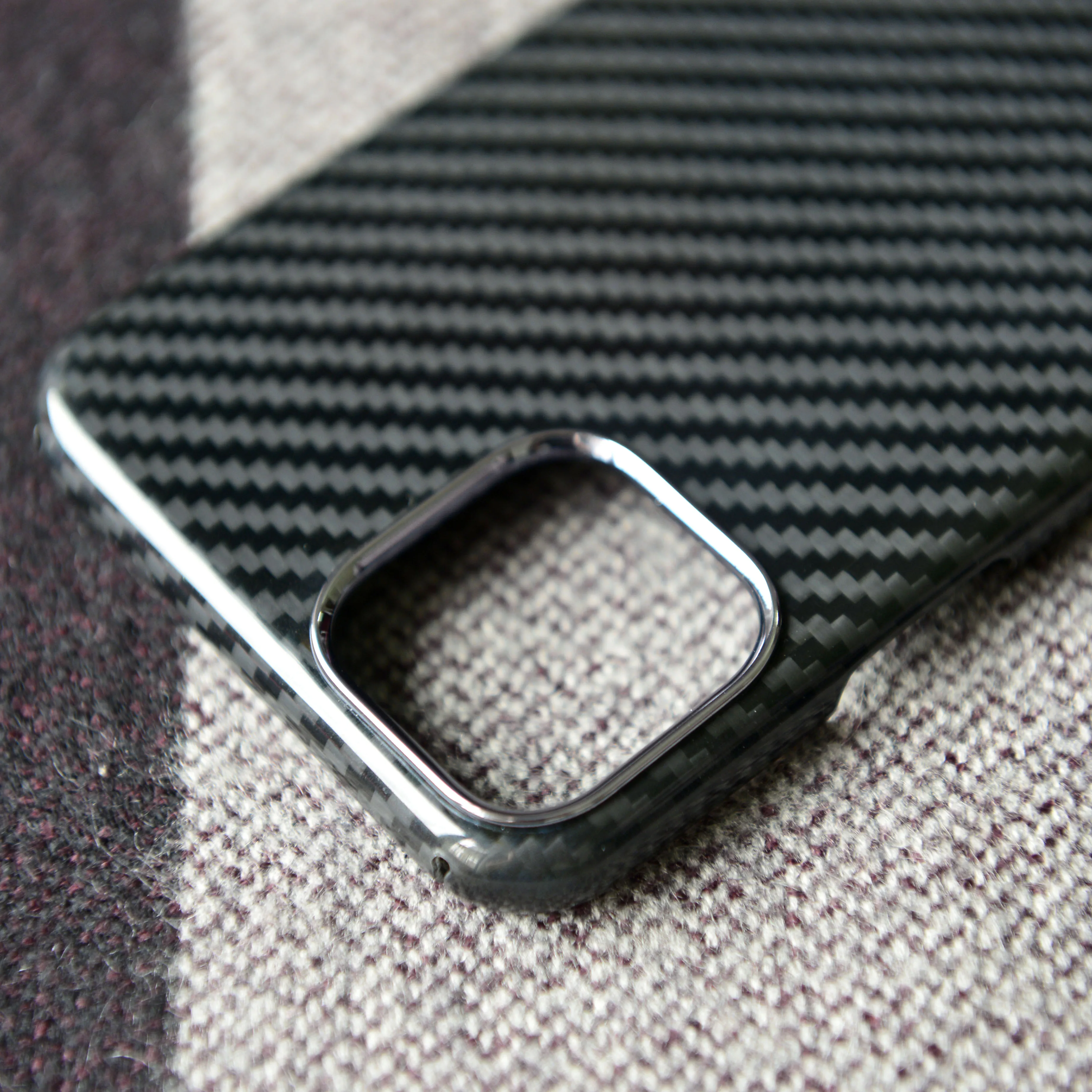 Улучшенный Суперлегкий глянцевый чехол из углеродного волокна для iPhone11