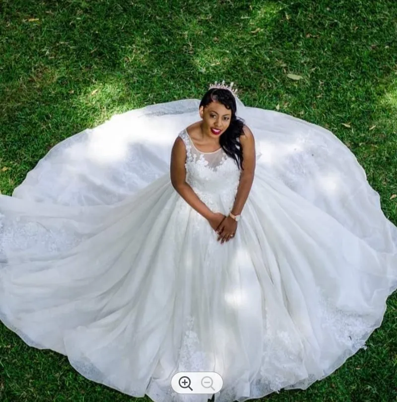 

Morden Sleeveless 3D Appliques Robe de Mariage Black Girls Wedding Dresses Chapel Train Custom Lace Ballgown Bridal Gowns