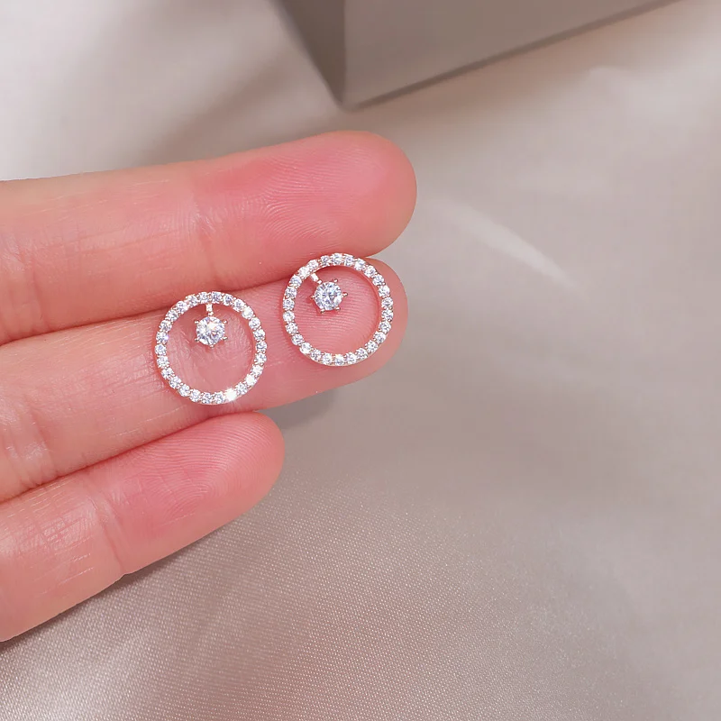 Серьги-гвоздики с камнем женские классические круглые украшения