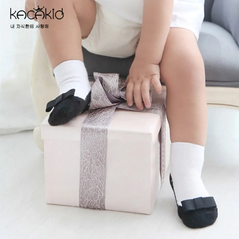 

1 Pair Kacakid Cotton Black White 2 Size Anti-slip Kids Baby Girls Socks New Born For 0-4T Socks