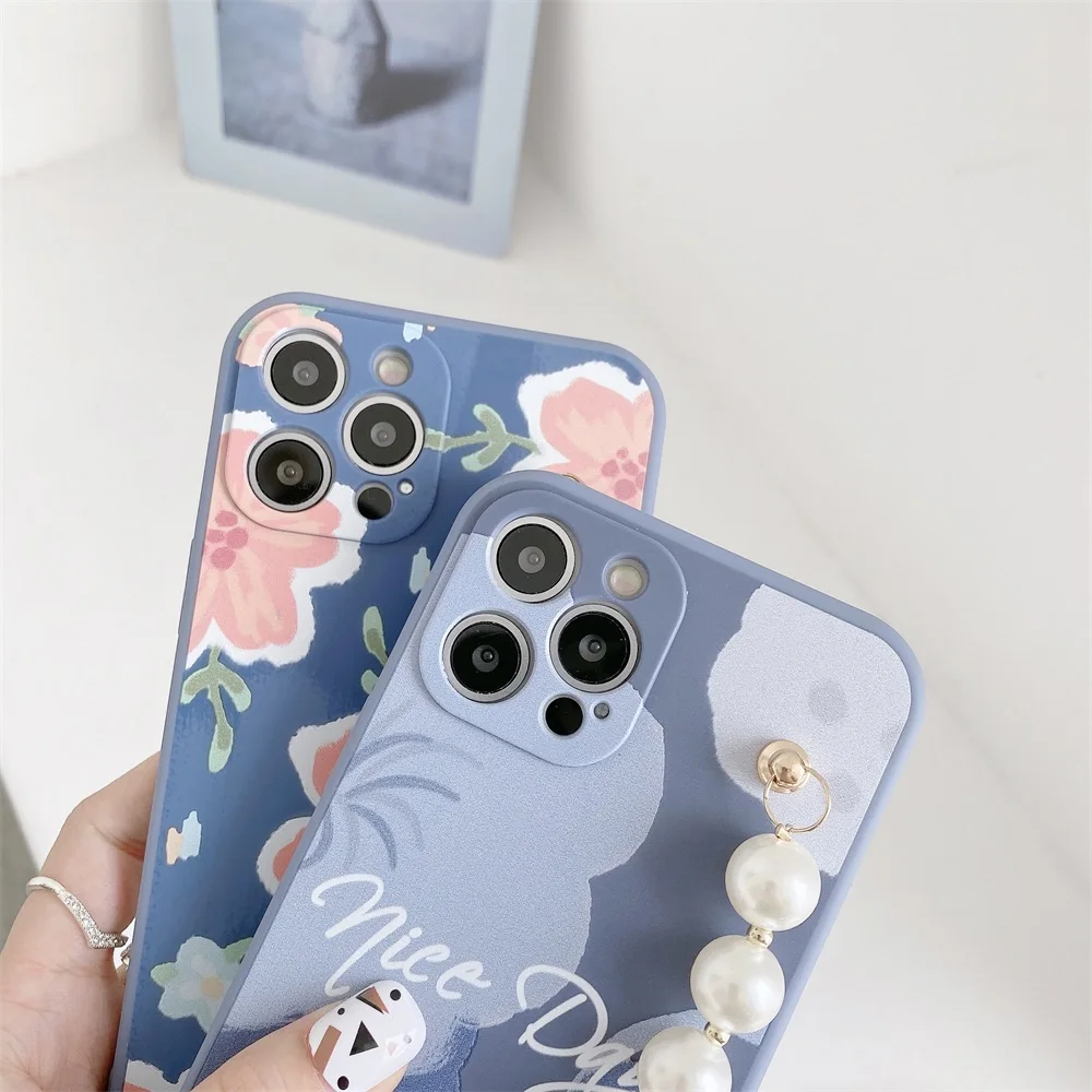 

Luxury Pearl Wristband Phone Case for Iphone 12 Pro Max Coque Flowers Liquid Silicone Case for Iphone11 XR X 7P 7 8 SE2020 Funda