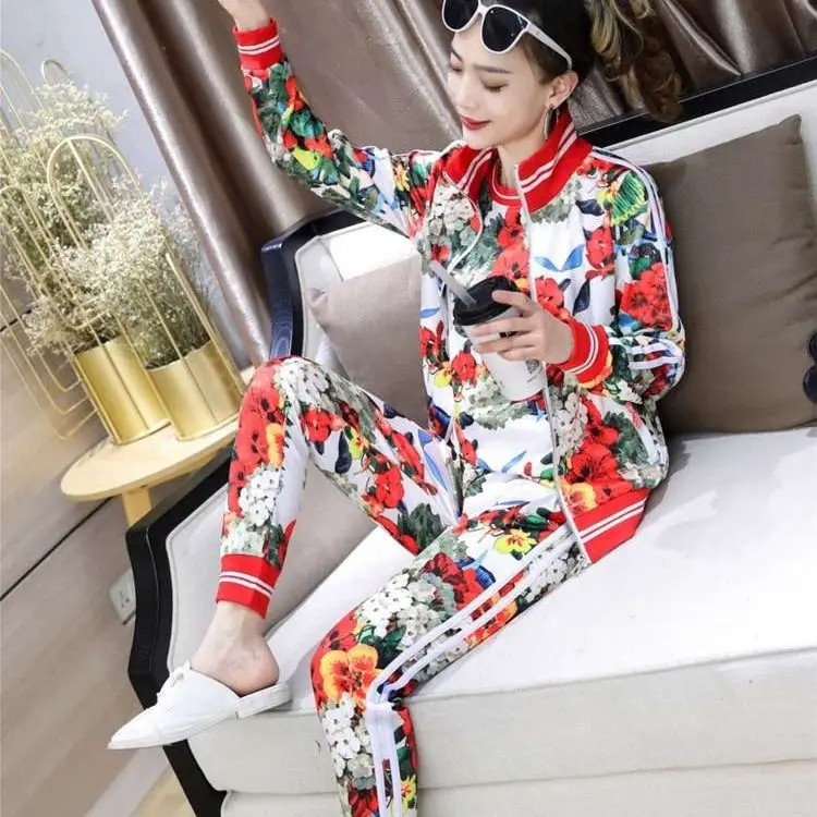 

2021 spring and autumn long-sleeved cardigan trousers casual three-piece suit female slim floral student sports suit trend