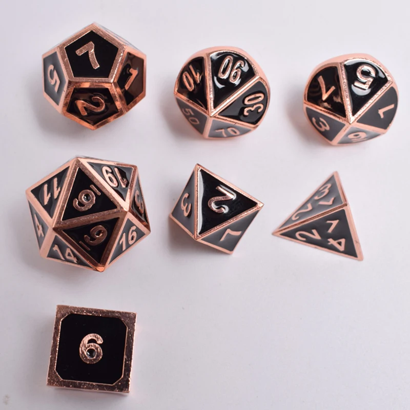 Многогранные металлические игральные кости DND 7 die поверхность с золотым номером