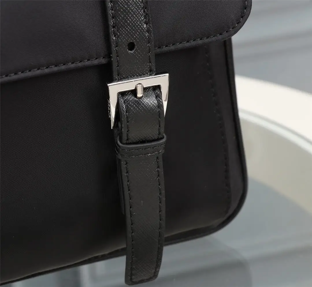 

2021 unisex black nylon canvas waterproof messenger bag outdoor travel backpack fashion zipper wallet