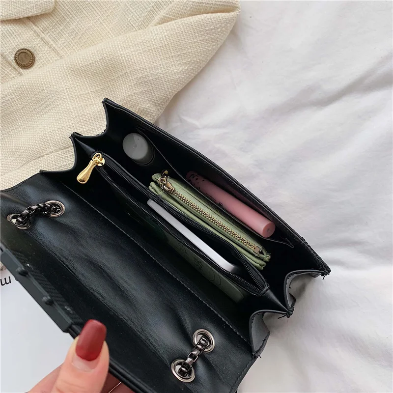 

Rivet Chain Small Crossbody Bags For Women 2020 Shoulder Messenger Bag Lady Luxury Handbags