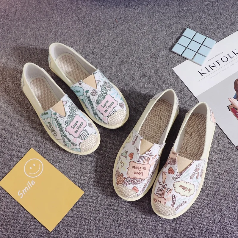 

Female Flat Shoes Round Toe Loafers Slip on Summer Women Flats Old Beijing Fisherman Casual Graffiti Canvas Shoes