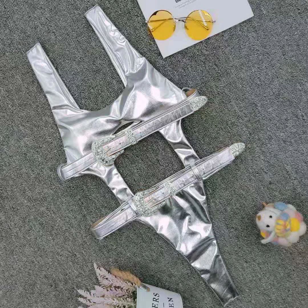 Соблазнительное бикини с двумя ремнями и металлическими пуговицами Цельный