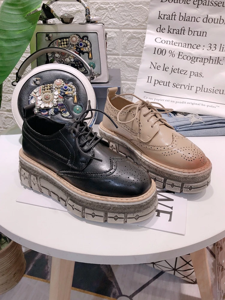 

Spring and autumn new style leather thick-soled carved lace-up women's shoes Korean version increased low-top casual shoes