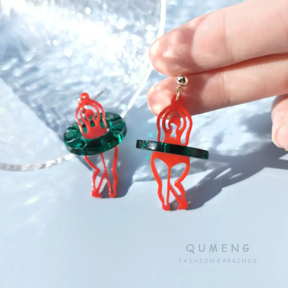 QUMENG 2020 Забавные милые плавающие круглые акриловые серьги гвоздики для женщин