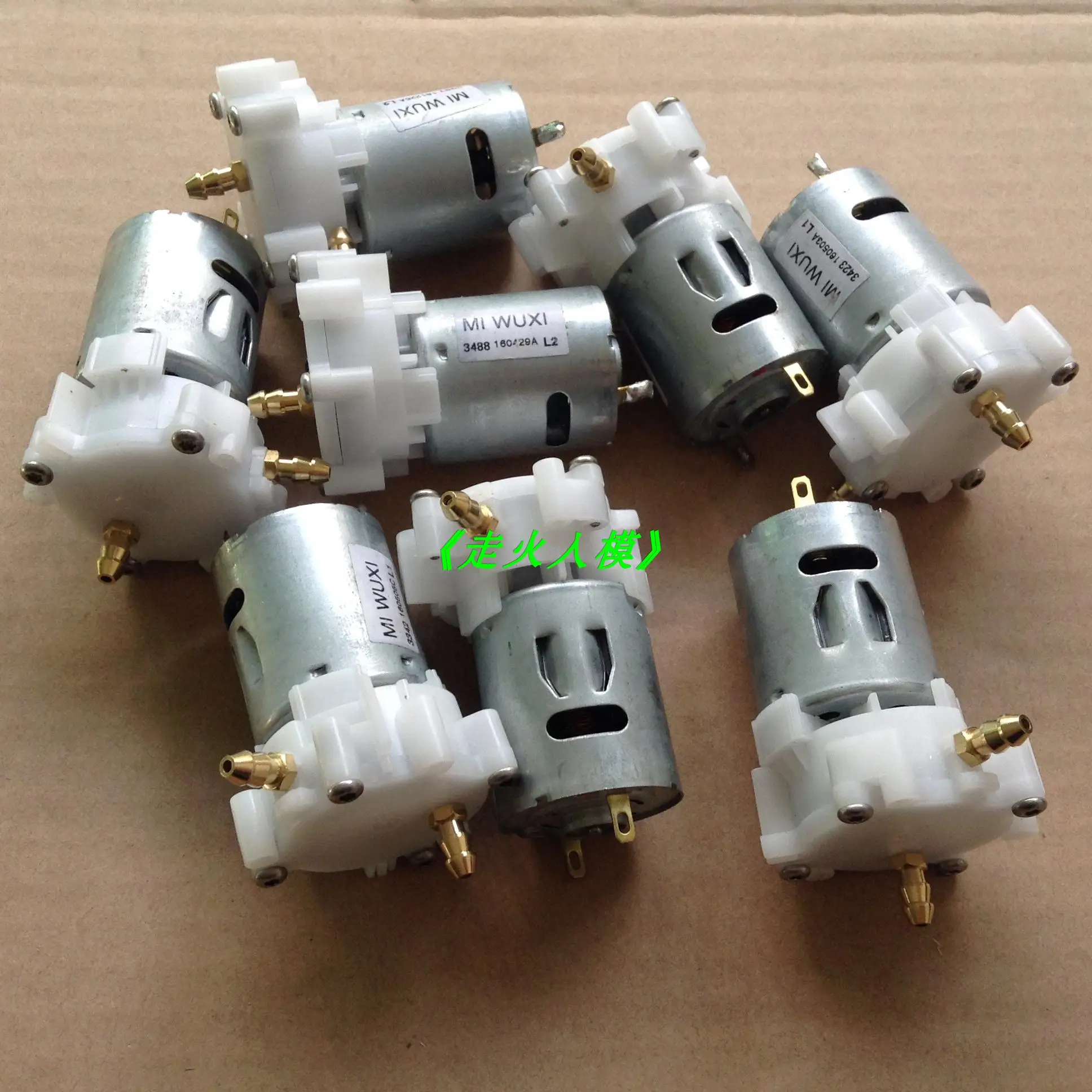 Водяной насос 360 микротипа водяной с микрозубчатой передачей Малый масляный 3 В 6