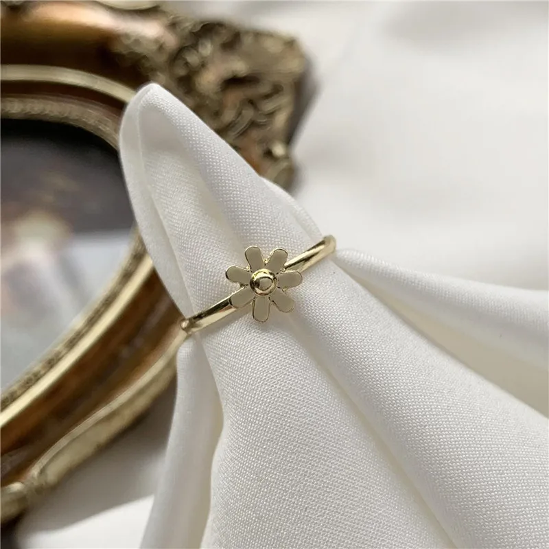 

Shamir Niche Design Simple Fashion Temperament Cold Wind Ins Tide Female Flower Ring 2020 New Index Finger Ring