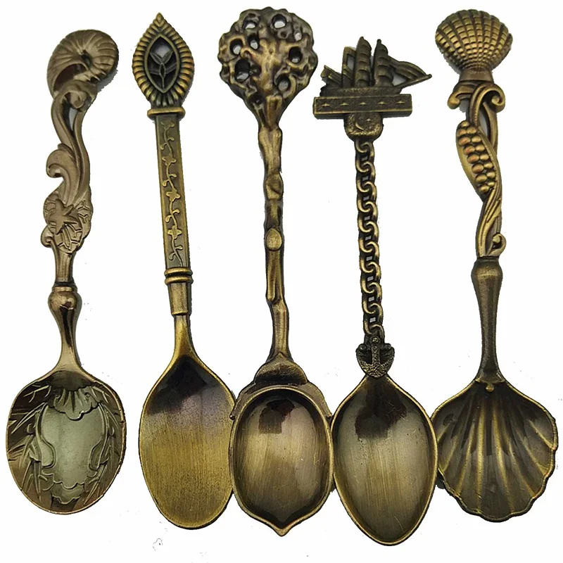 

5Pcs/Set Vintage Royal Style Carved Small Coffee Tea Spoon Mini Dessert Spoon Set for Snacks Flatware Ice Cream Tableware