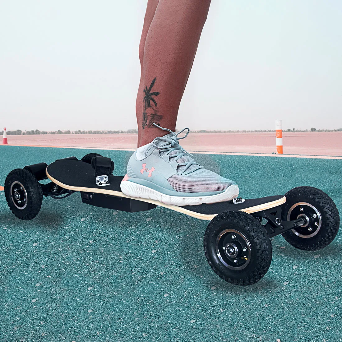 

4-Wheel All-Terrain Off-Road Electric Skateboard With Endurance Distance 30-35km - AU UK EU US Plug