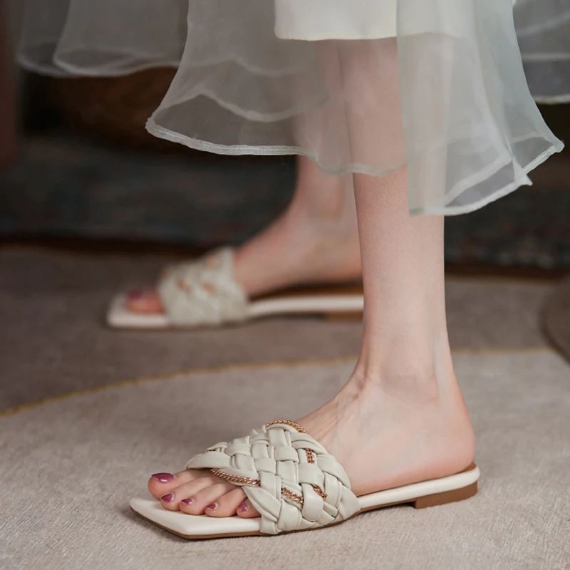 

Новое поступление из искусственной кожи цепи декоративные тапочки женская обувь; Удобные летние туфли на плоской подошве; Летняя повседнев...