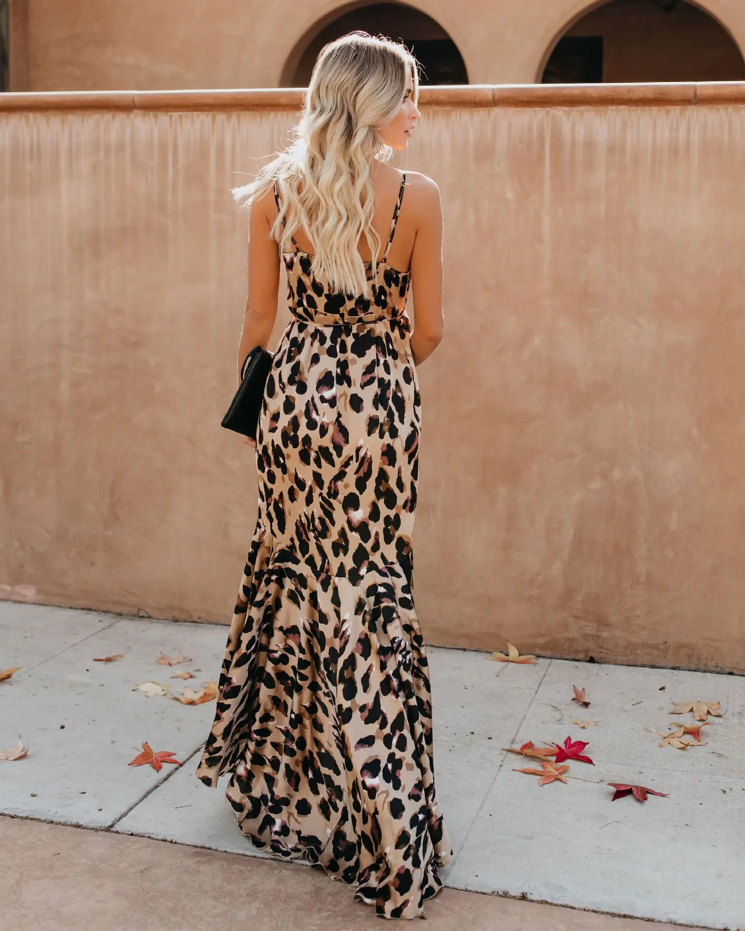Женское платье с леопардовым принтом DAYIFUN длинное коктейльное на бретельках
