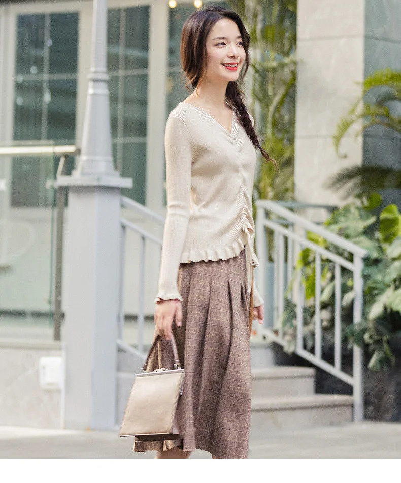 INMAN Winter Elegant Solid Color V Neck Drawstring Flower Swing Women Pullover Sweater