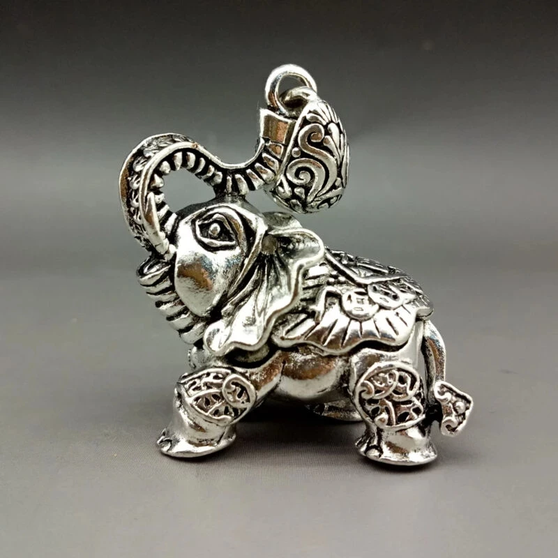 

Collectable Chinese Tibetan Silver Carving Animal Elephant Exquisite Small Pendant Statues Metal Crafts