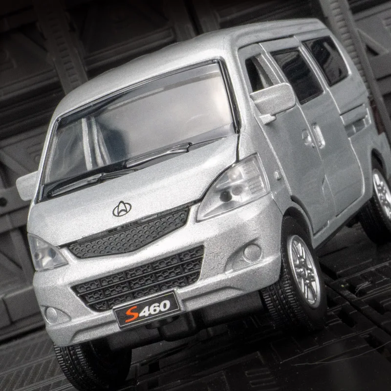 

Модель автомобиля Changan Star S460 в масштабе 1:32, коммерческая модель автомобиля из сплава, Игрушечная машина для мальчиков со звуком и светом, кол...