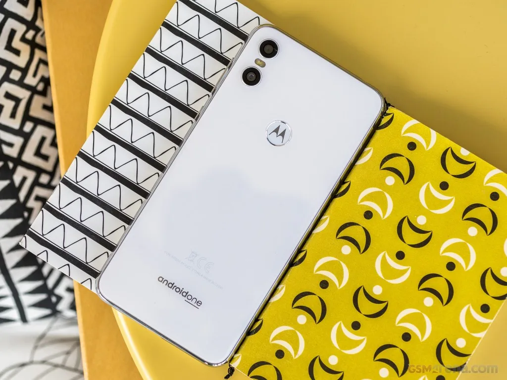 Разблокированный мобильный телефон на базе Android, смартфон P30 Play XT1941Octa Core, 4 Гб ОЗУ, 64 Гб ПЗУ, 4G LTE, 5,86 дюйма