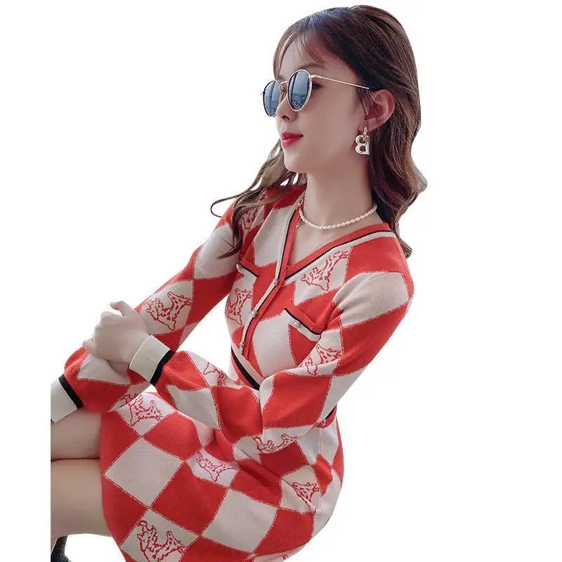 

Knitted dress women's autumn and winter 2021 new women's V-Neck long sleeve A-line skirt with base woolen dress